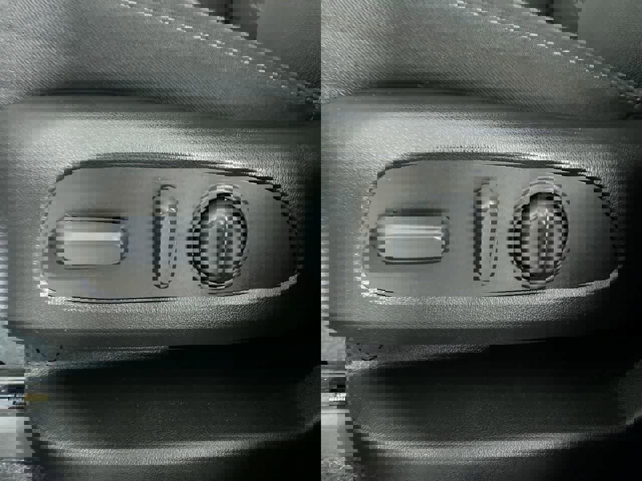 Used 2022 Chevrolet Traverse LT image 14