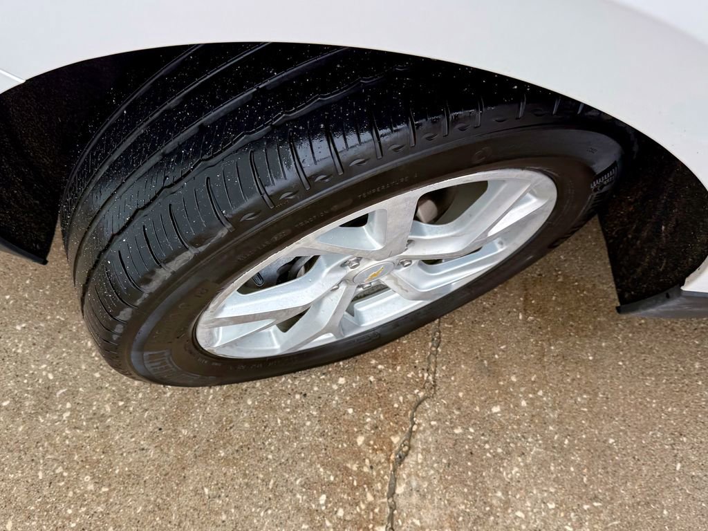 Used 2018 Chevrolet Equinox Premier image 25