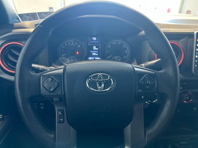 Used 2017 Toyota Tacoma TRD Sport w/ Tow Package (A/T) AWD/4WD image 8