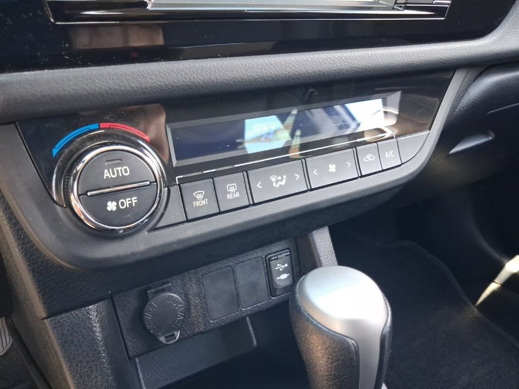 Used 2015 Toyota Corolla S FWD image 19