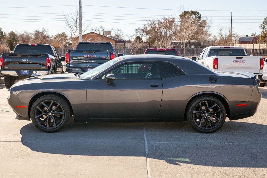 Used 2020 Dodge Challenger SXT w/ Driver Convenience Group image 8