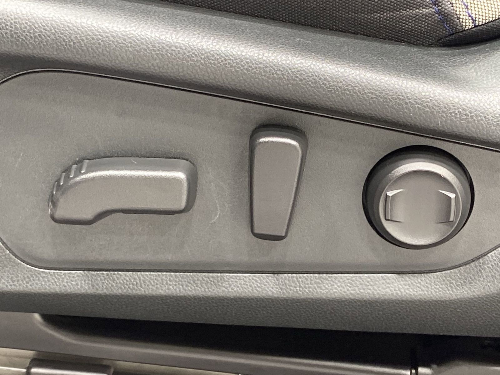 Certified 2025 Subaru Forester Premium image 12