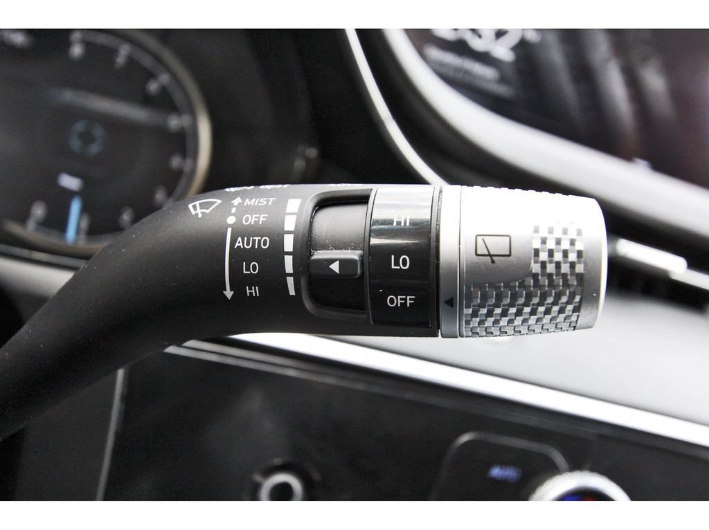 Used 2025 Genesis GV70 2.5T AWD/4WD image 18