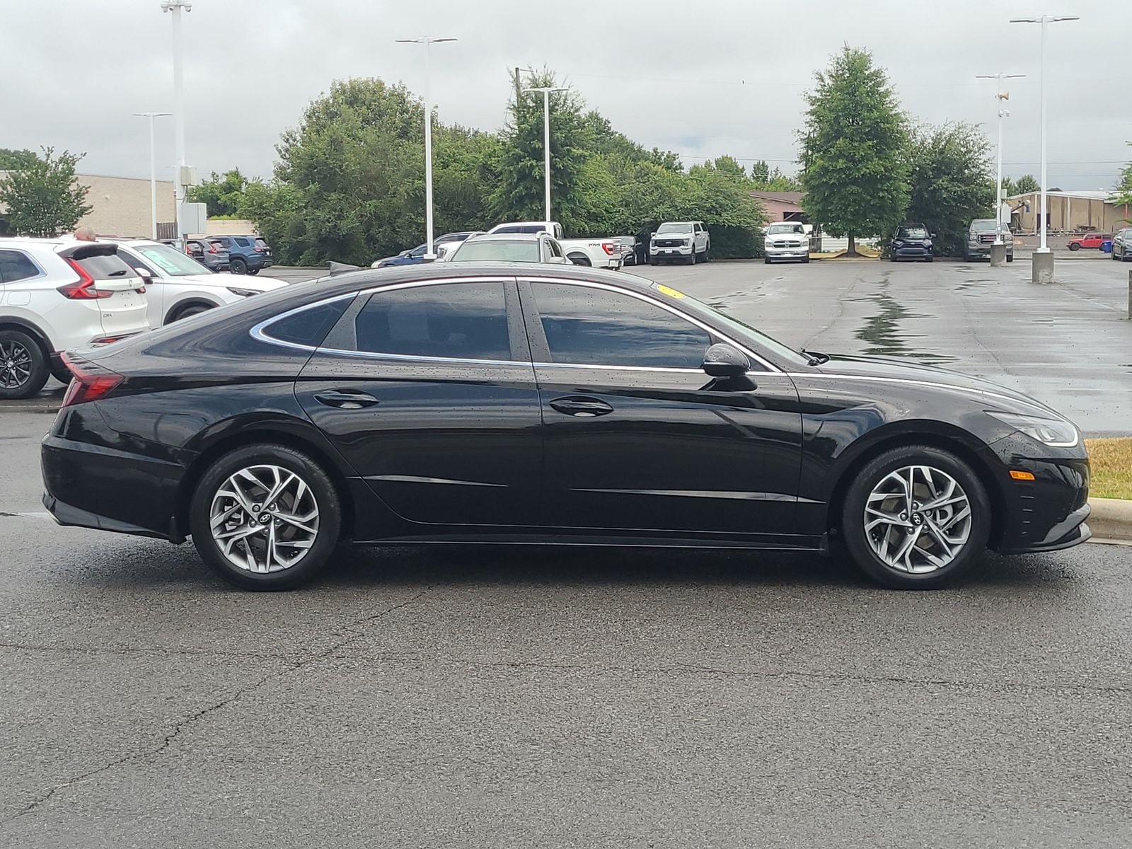 Used 2022 Hyundai Sonata SEL FWD image 2