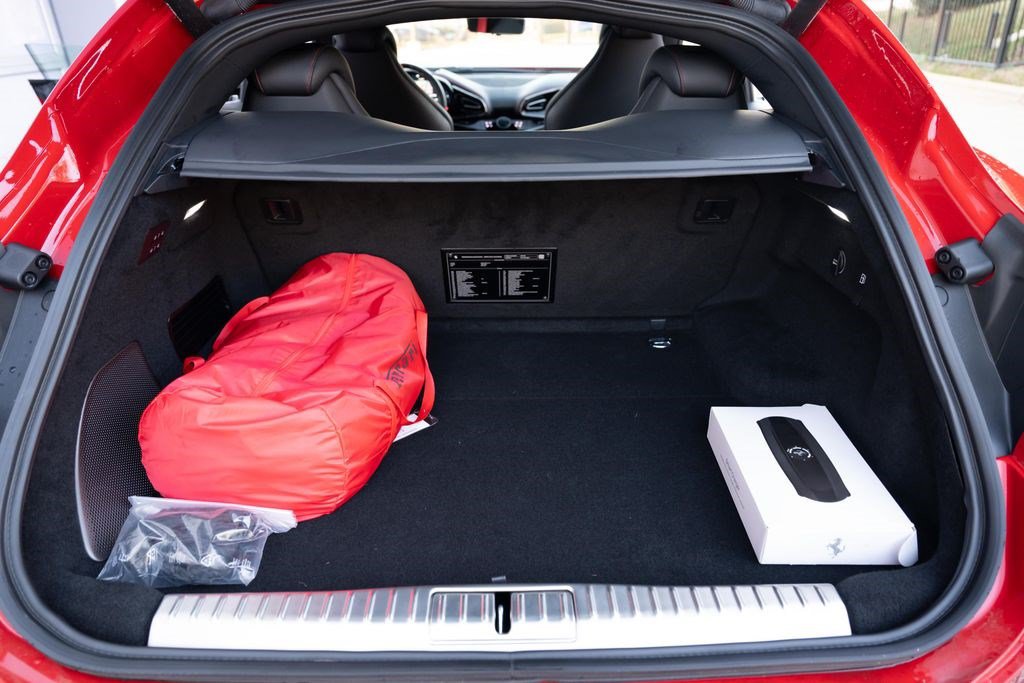 Used 2025 Ferrari Purosangue AWD/4WD image 22