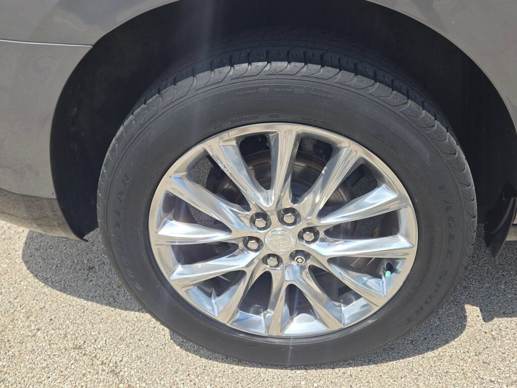 Used 2019 Buick Enclave Essence w/ Trailering Package, 5000 lbs. AWD/4WD image 11