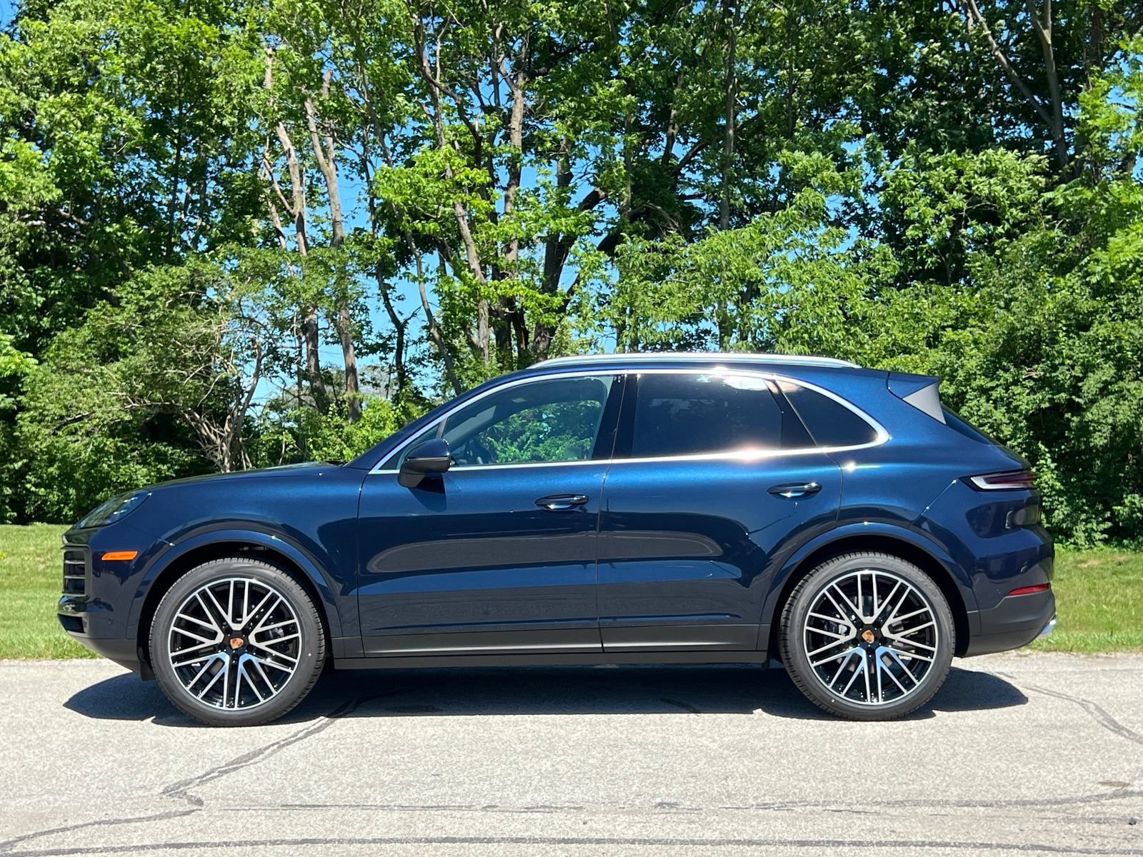 New 2026 Porsche Cayenne AWD/4WD image 2