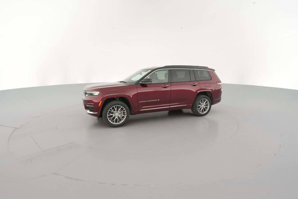 New 2025 Jeep Grand Cherokee L Summit w/ Luxury Tech Group V image 5
