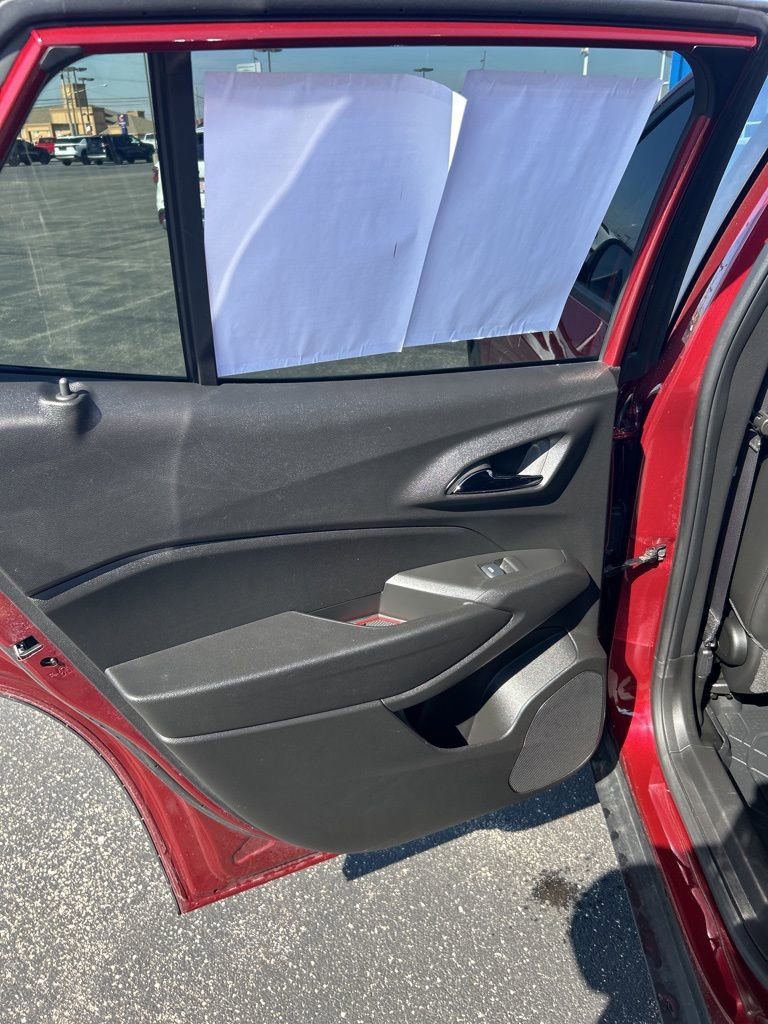 Used 2024 Chevrolet Trax RS w/ Sunroof Package image 32