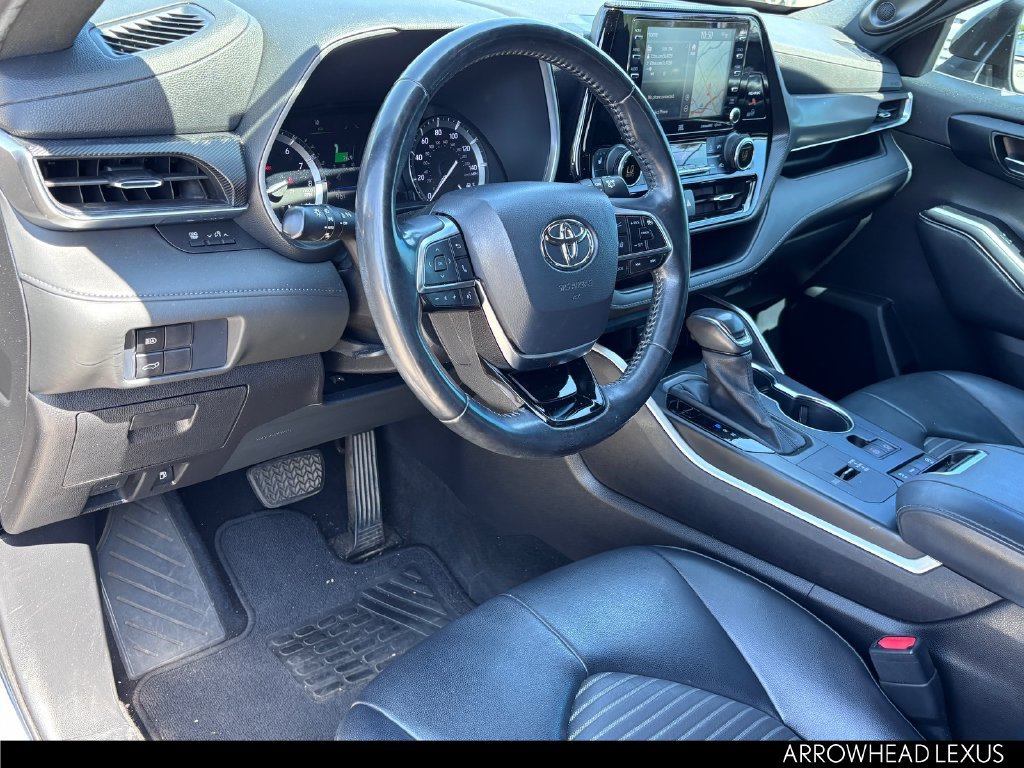 Used 2021 Toyota Highlander XSE FWD image 14
