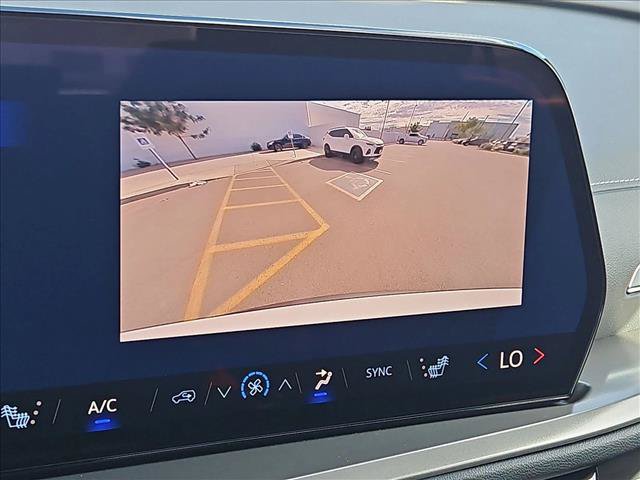 New 2027 Chevrolet Traverse LT FWD image 13