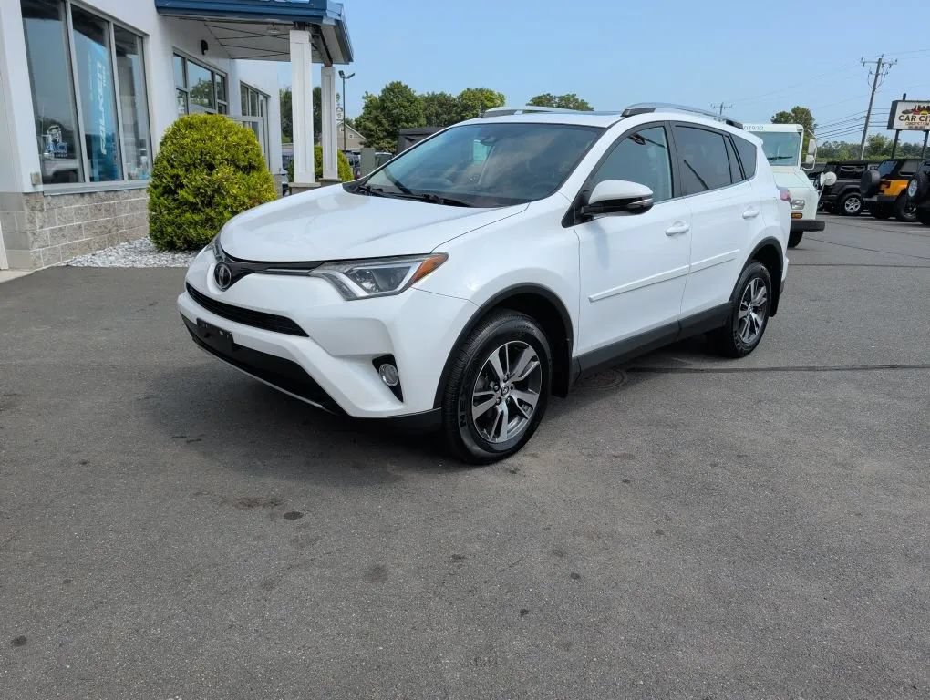 Used 2017 Toyota RAV4 XLE w/ Carpet Mat Package AWD/4WD image 13