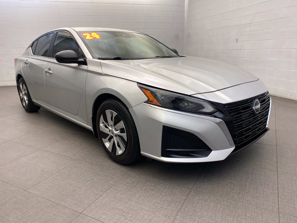 Used 2024 Nissan Altima 2.5 S FWD image 5