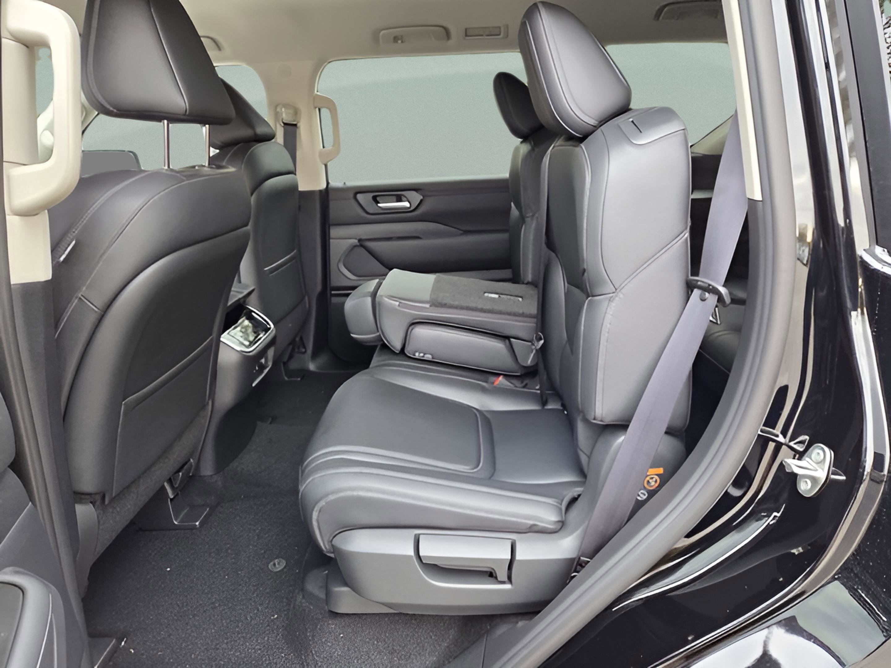 New 2026 Nissan Armada SV image 21