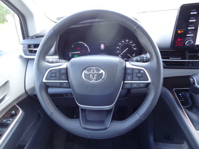 Used 2024 Toyota Sienna XLE FWD image 20