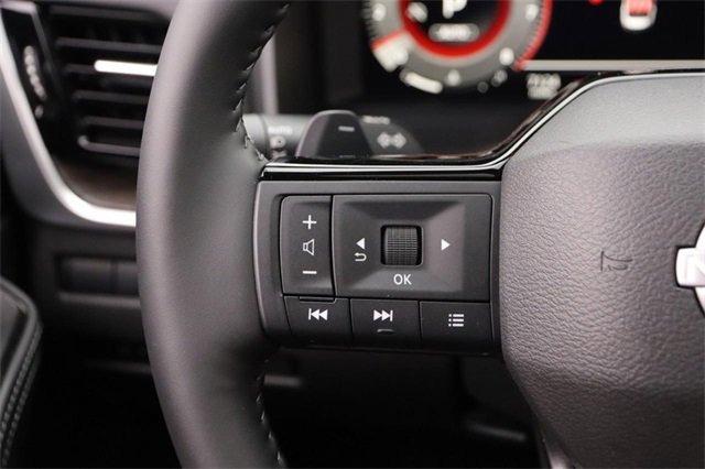 Certified 2025 Nissan Rogue Platinum image 18