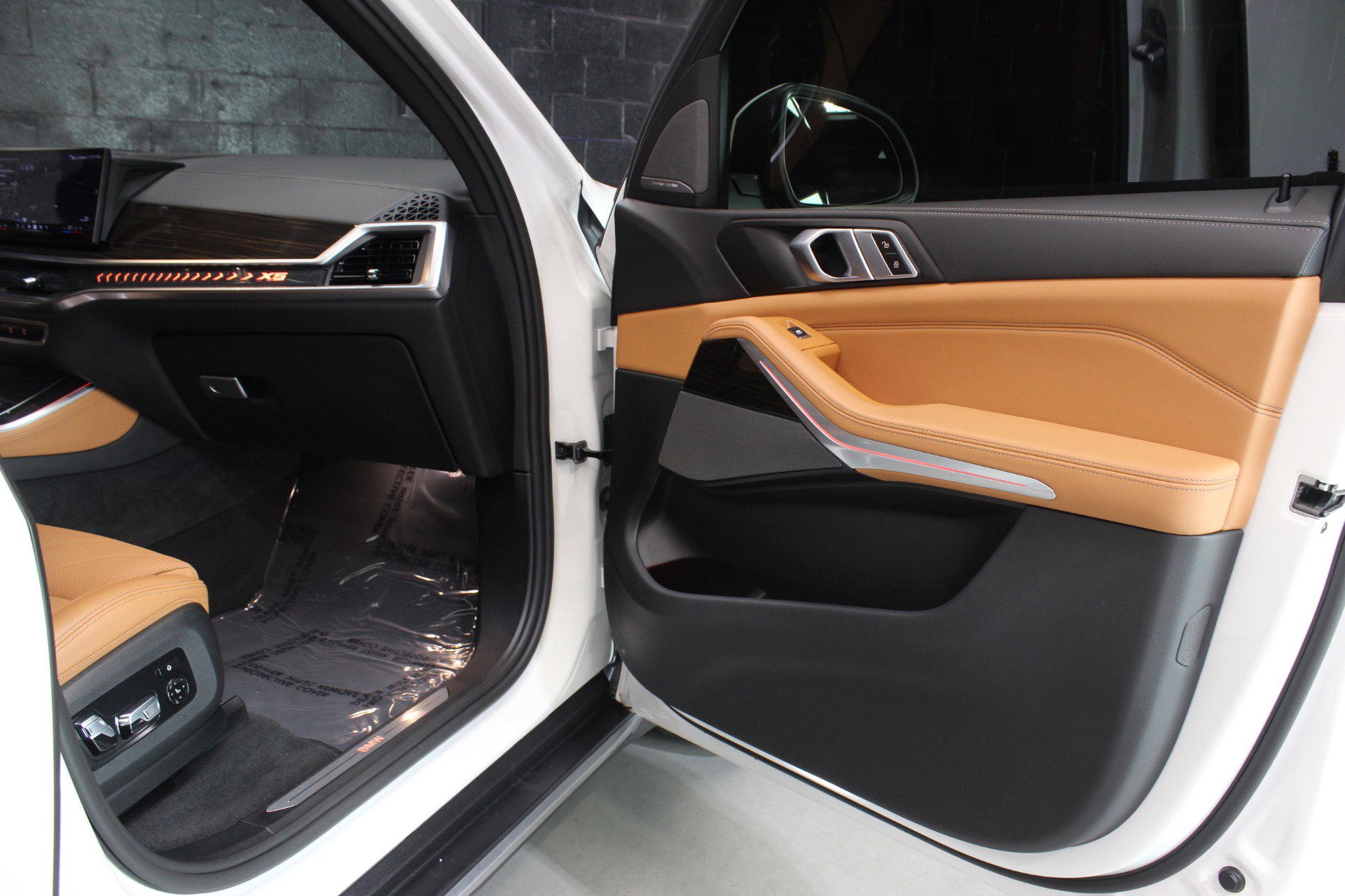 Used 2024 BMW X5 sDrive40i w/ Premium Package image 29