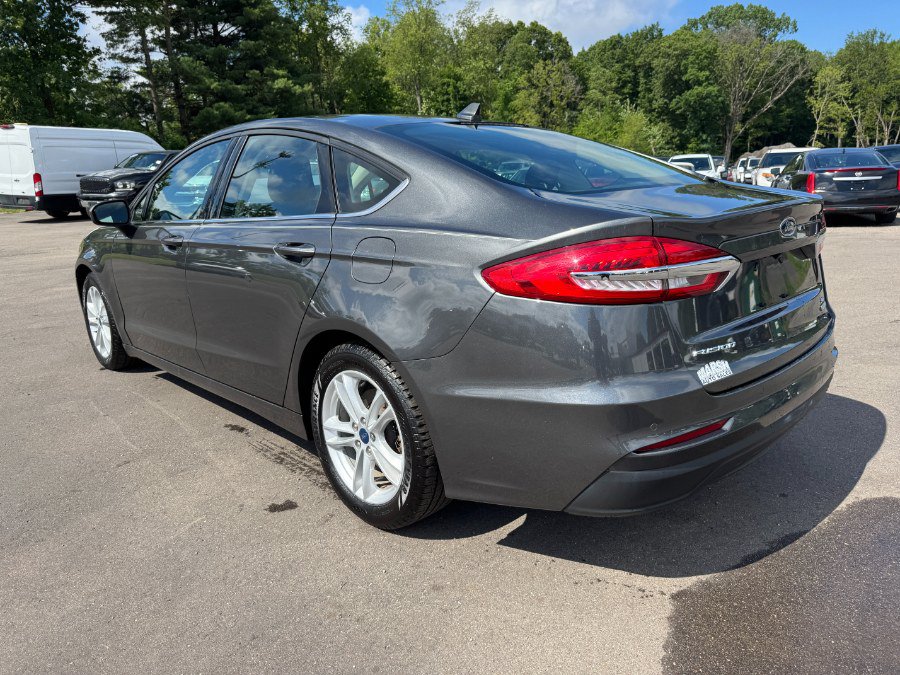 Used 2019 Ford Fusion SE FWD image 3