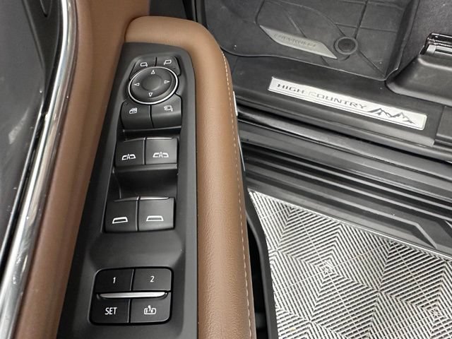 Used 2024 Chevrolet Suburban High Country AWD/4WD image 22