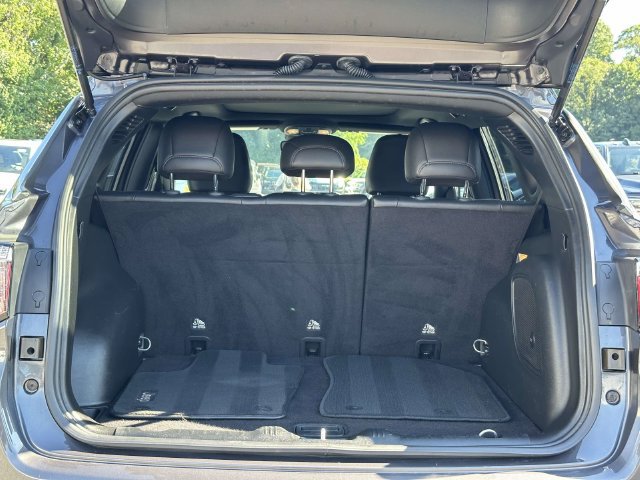 Certified 2024 Jeep Compass Limited w/ Sun and Sound Group AWD/4WD image 13