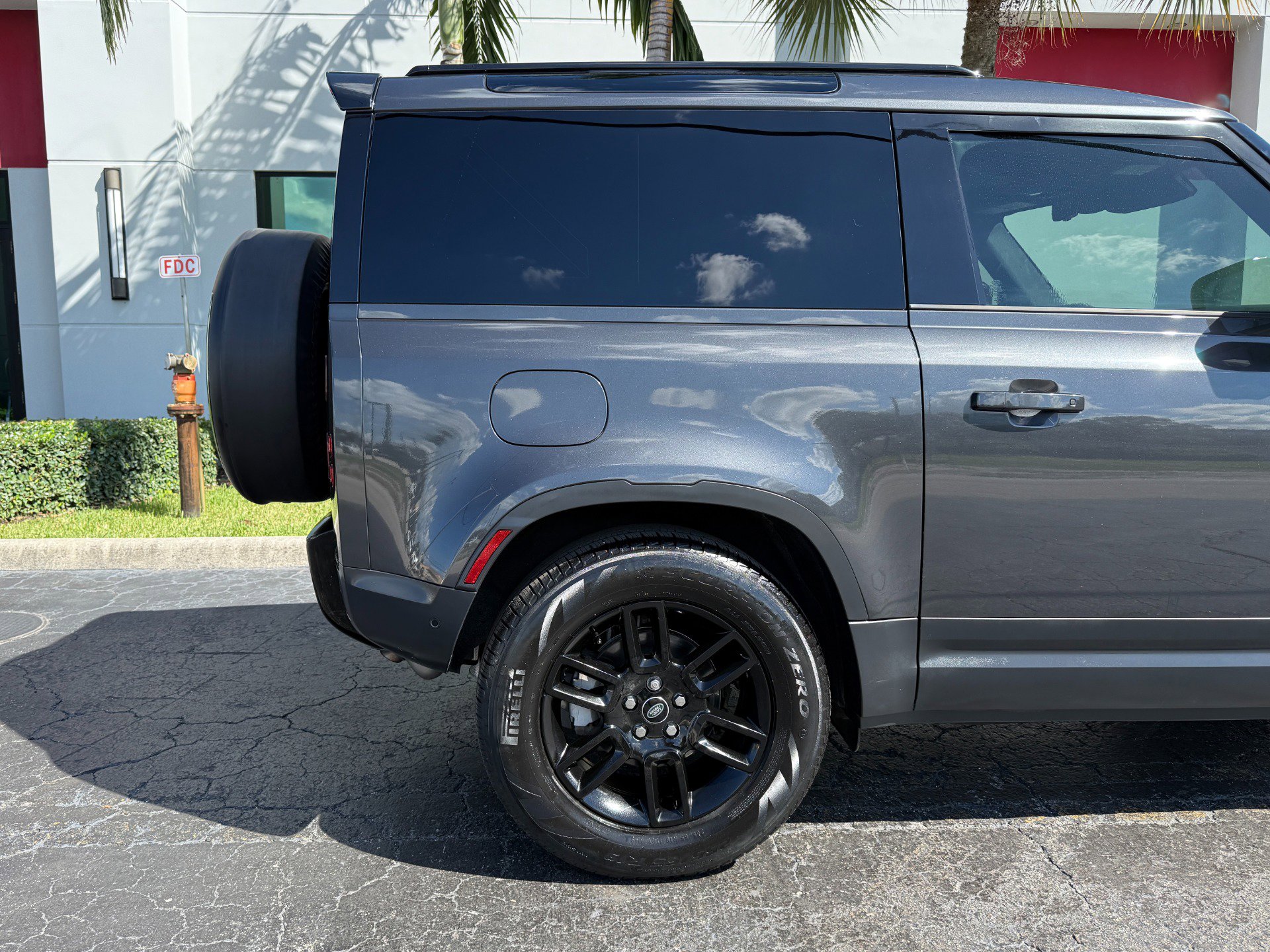 Used 2023 Land Rover Defender 90 S image 7