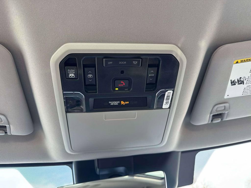 Used 2023 Toyota Tundra Limited AWD/4WD image 34