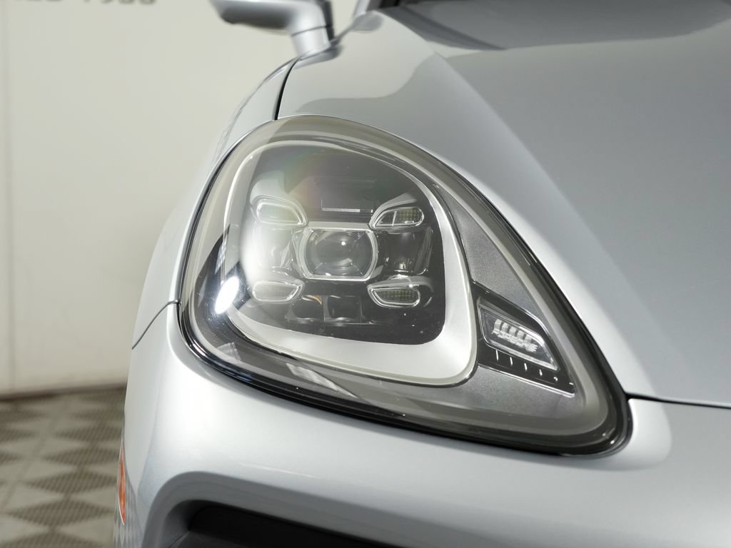 Certified 2023 Porsche Cayenne AWD/4WD image 11