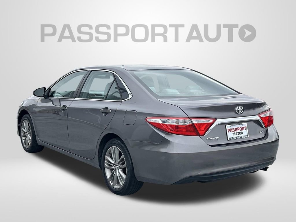 Used 2016 Toyota Camry XLE image 2
