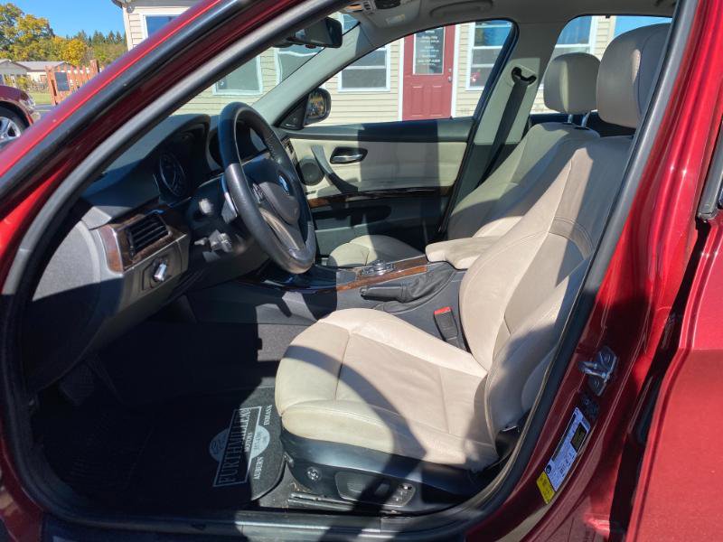 Used 2011 BMW 335i Sedan image 4