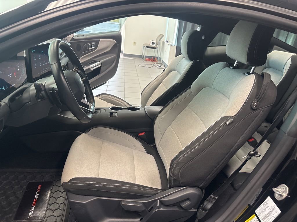 Used 2025 Ford Mustang GT RWD image 24