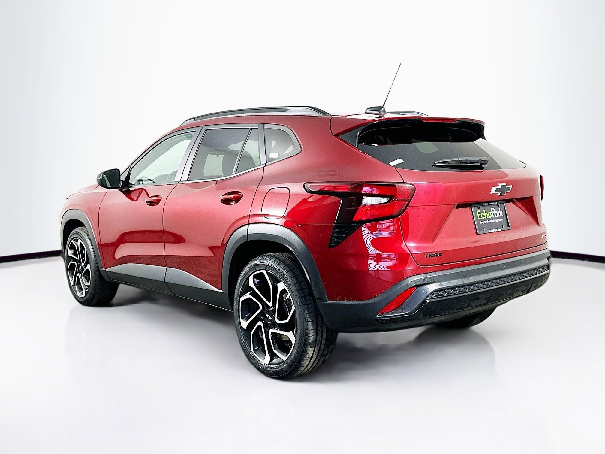 Used 2024 Chevrolet Trax RS w/ Sunroof Package image 5