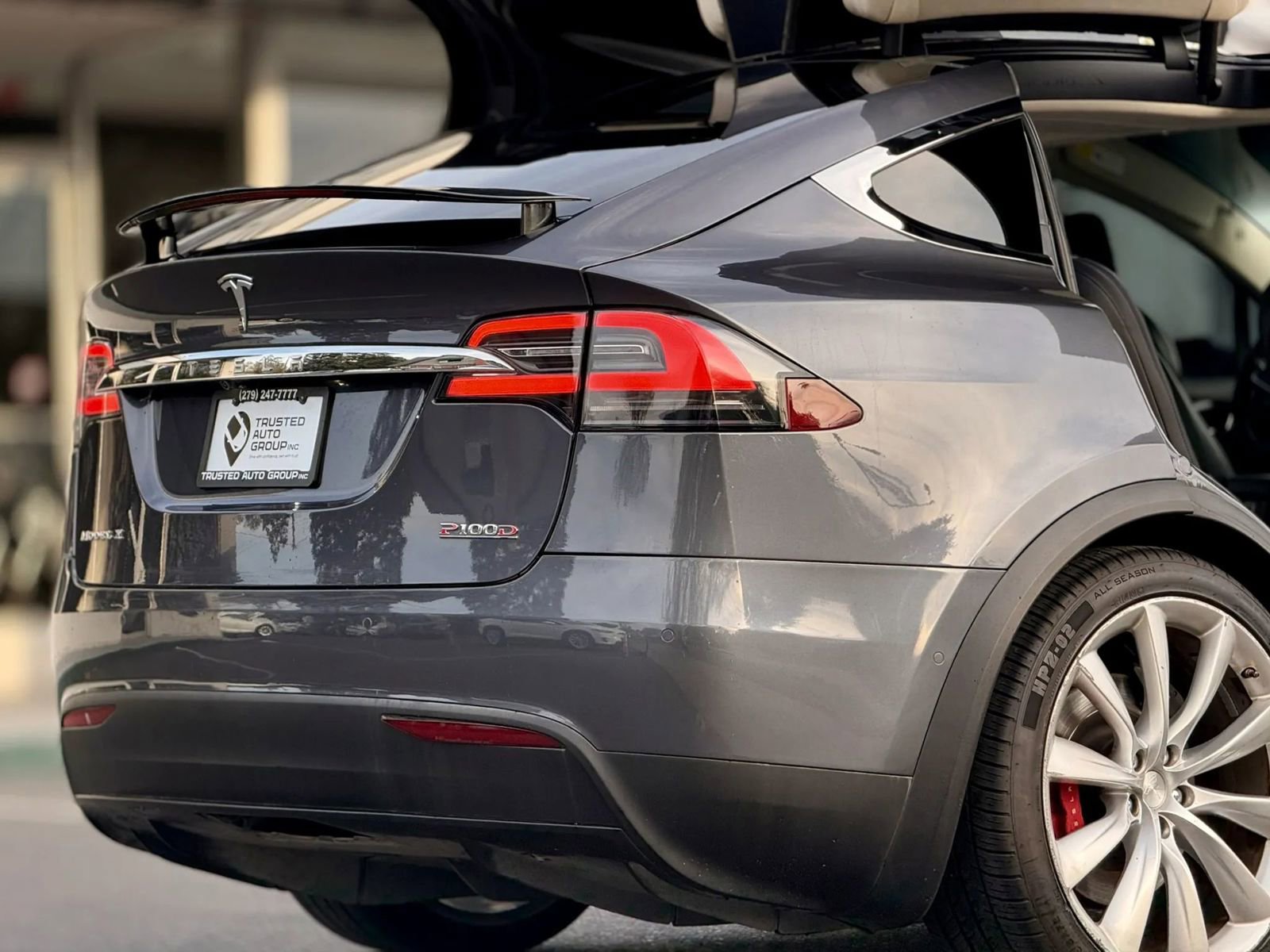 Used 2018 Tesla Model X P100D image 9