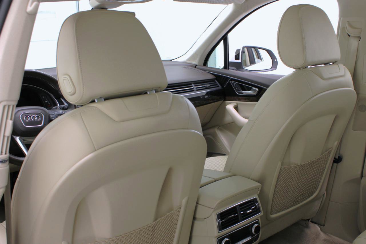 Used 2017 Audi Q7 3.0T Prestige w/ Prestige Package image 37