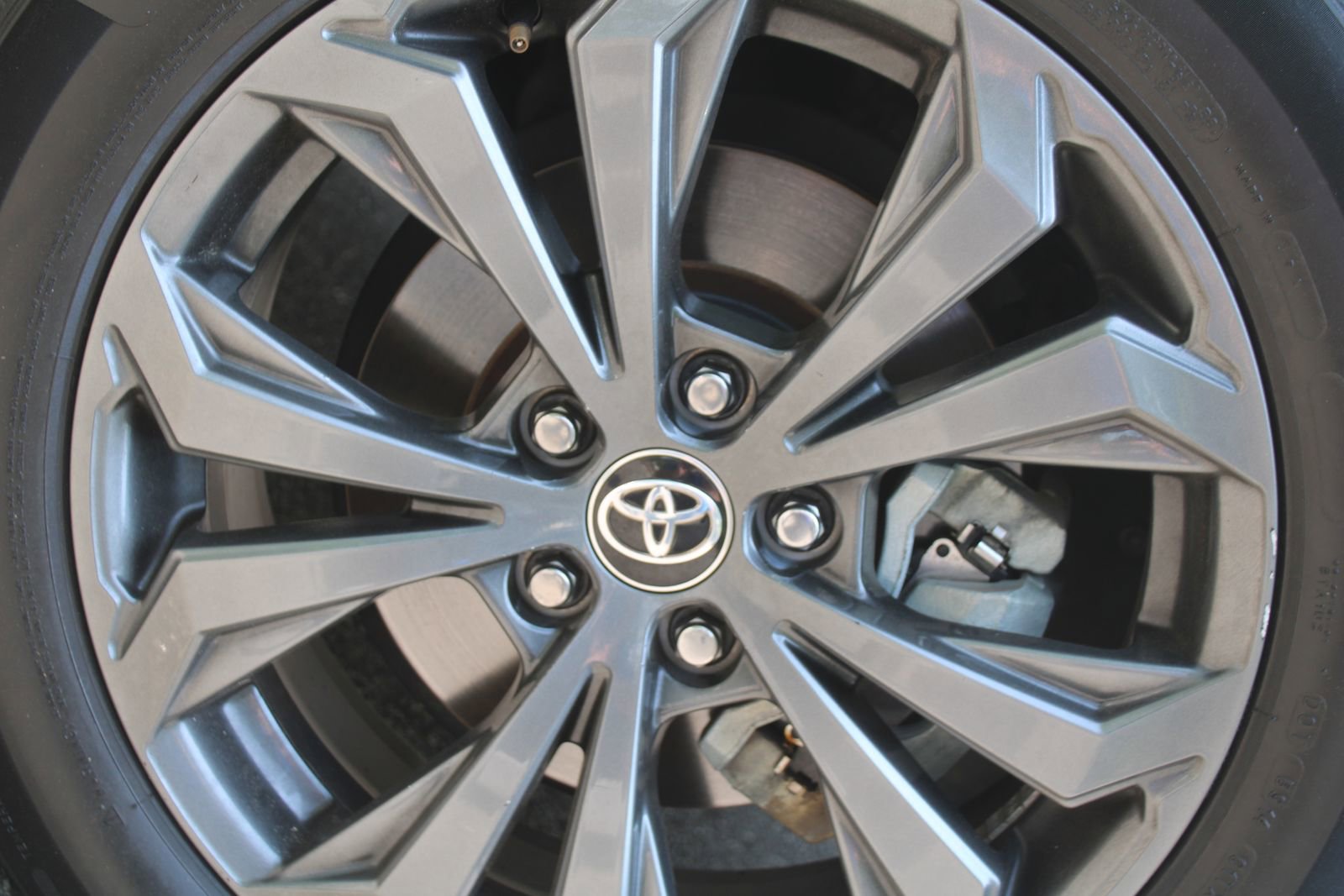 Used 2022 Toyota RAV4 Limited AWD/4WD image 18