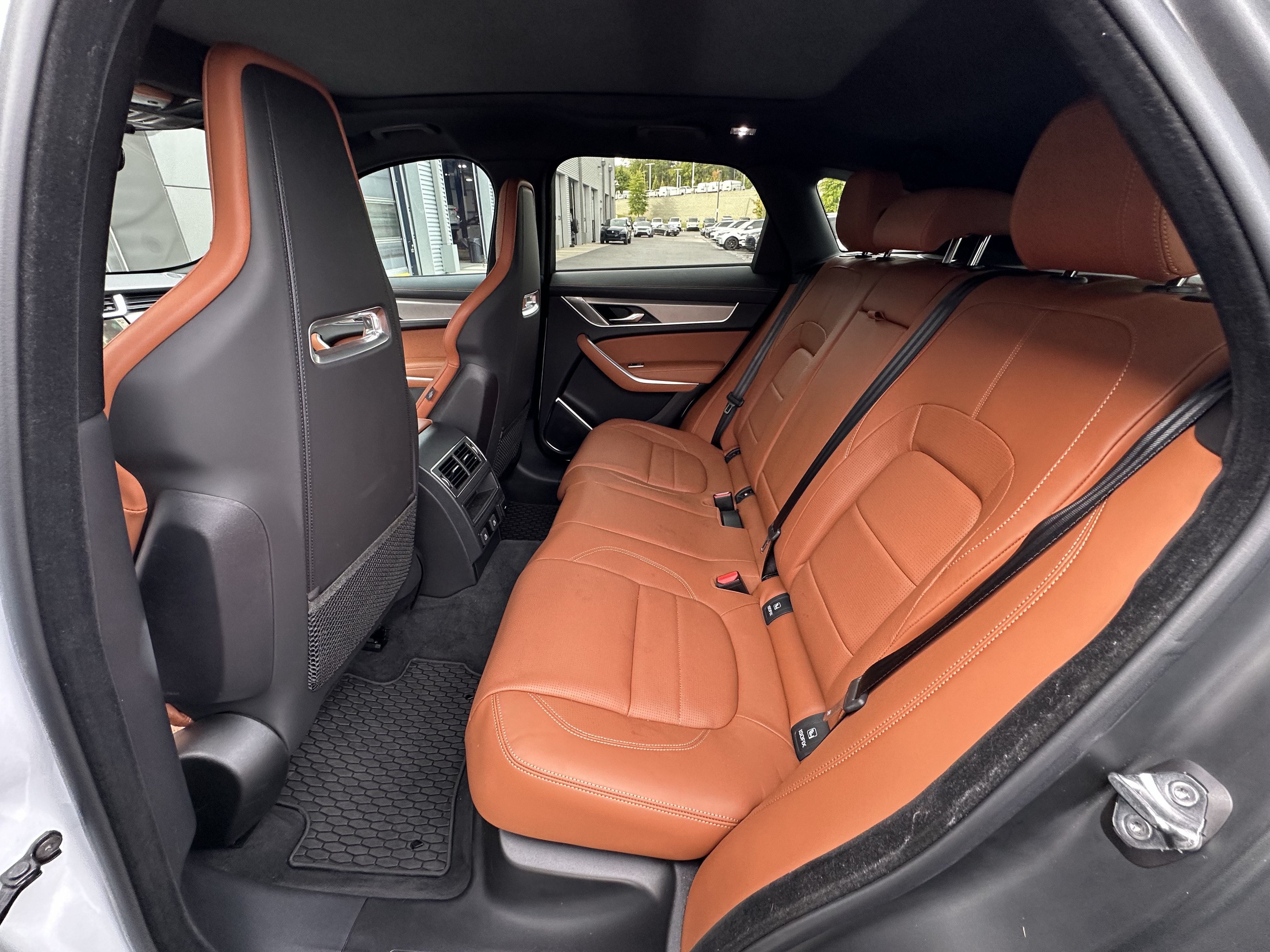 Certified 2026 Jaguar F-PACE R-Dynamic S AWD/4WD image 32