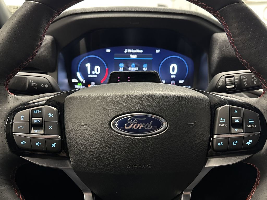 Used 2025 Ford Explorer ST-Line w/ Premium Package image 17