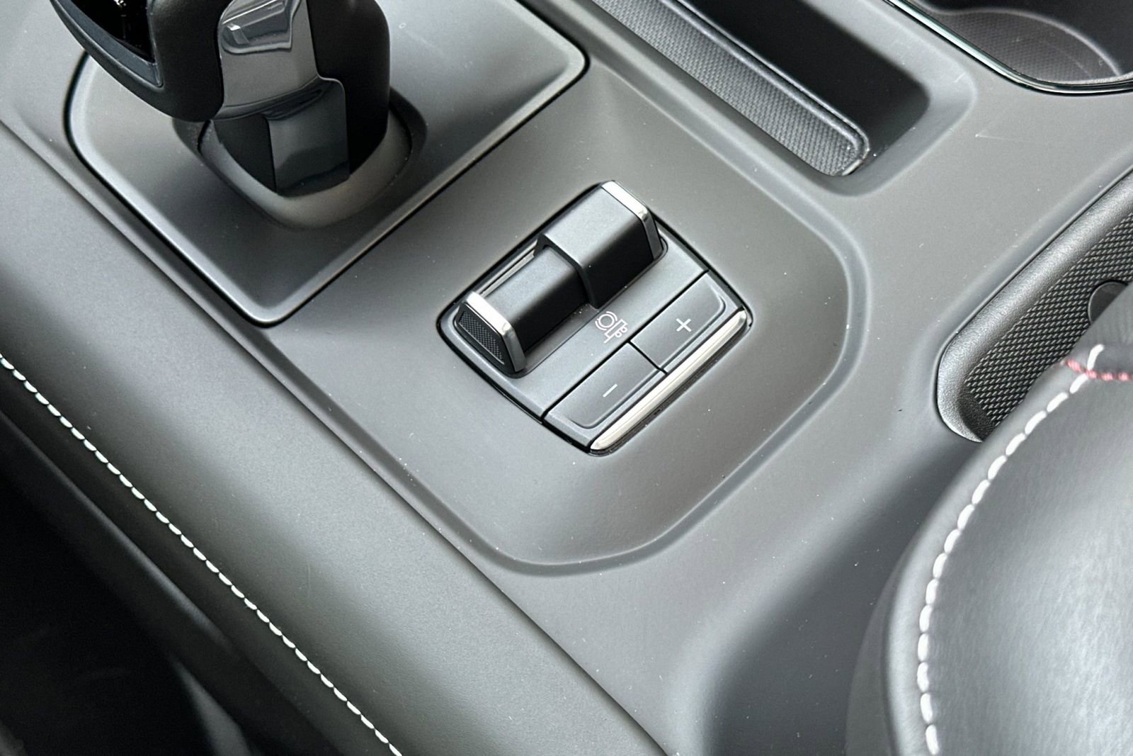 Used 2025 GMC Sierra 1500 AT4X image 25