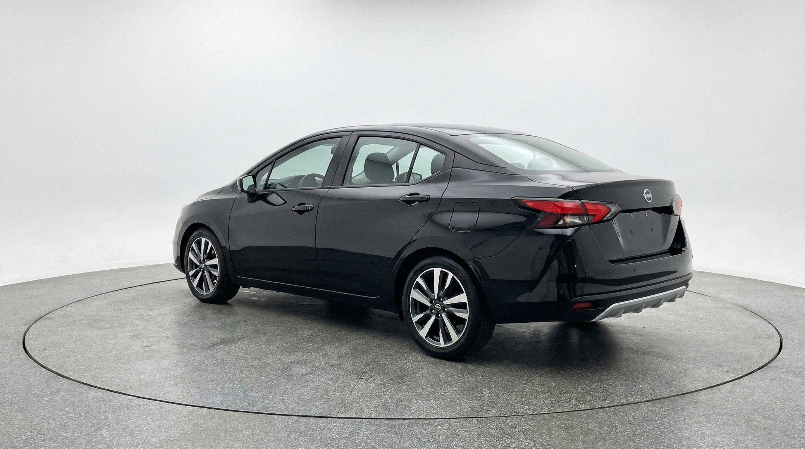 Used 2025 Nissan Versa SV image 6