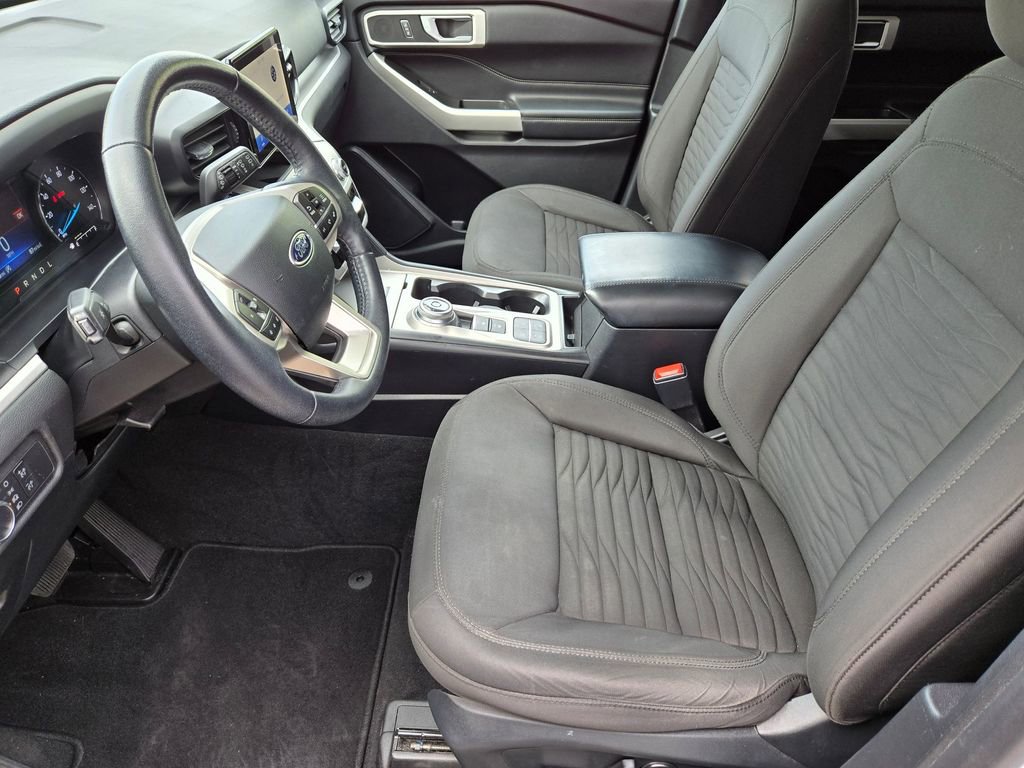 Used 2021 Ford Explorer XLT image 7