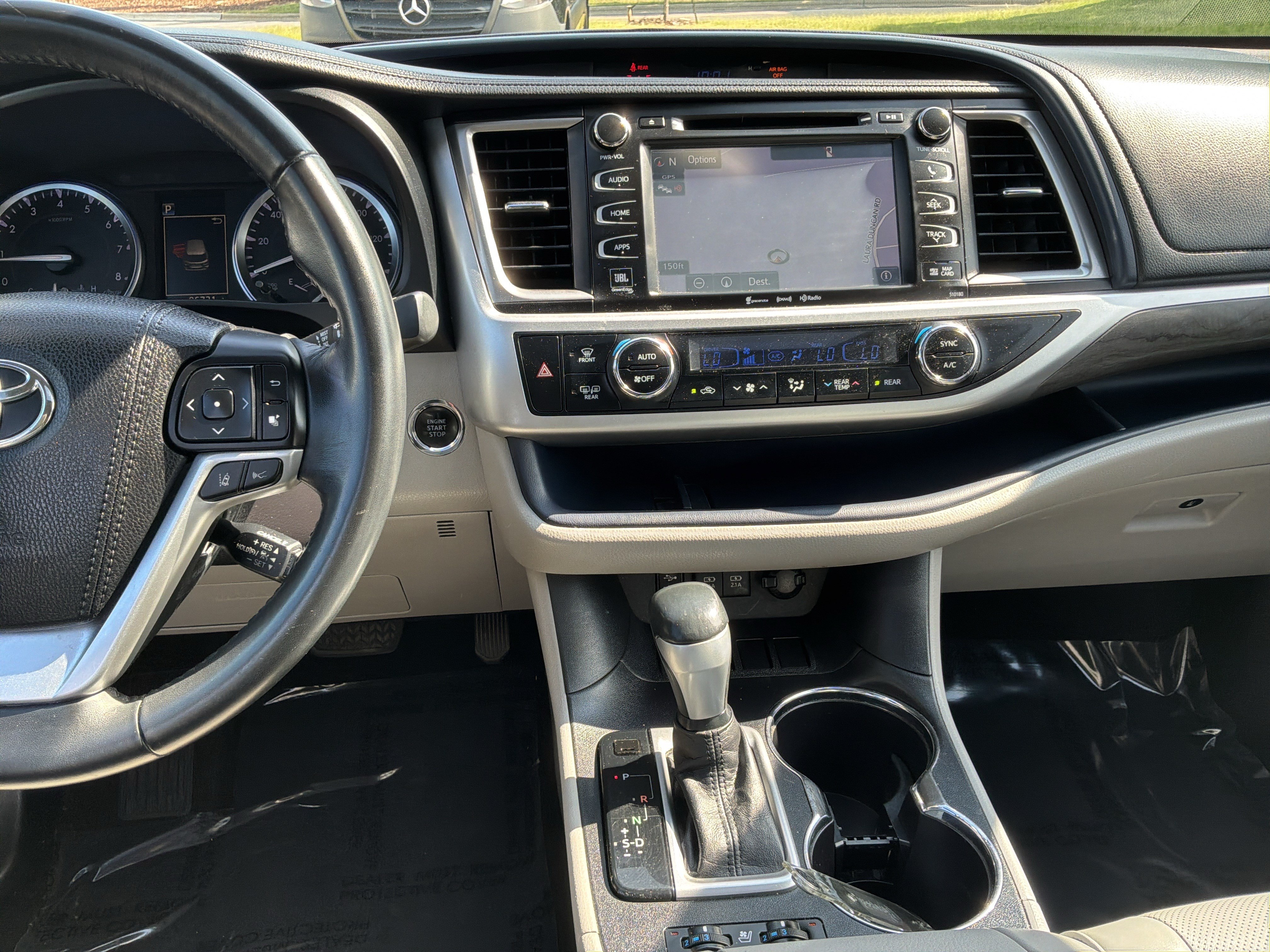 Used 2018 Toyota Highlander Limited FWD image 30