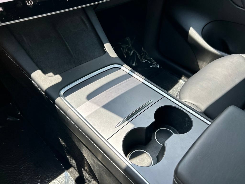 Used 2022 Tesla Model Y Long Range AWD/4WD image 27