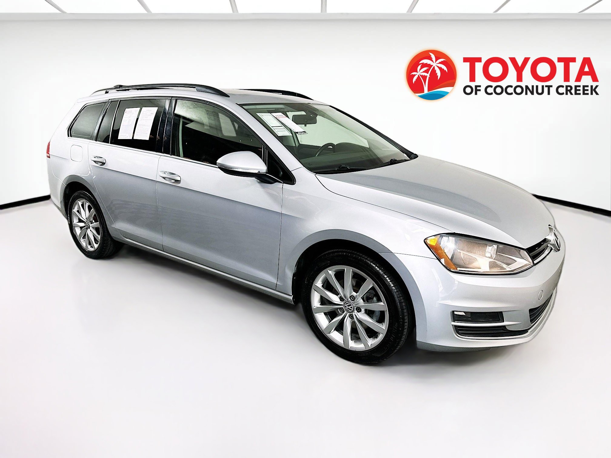 Used 2016 Volkswagen Golf SE