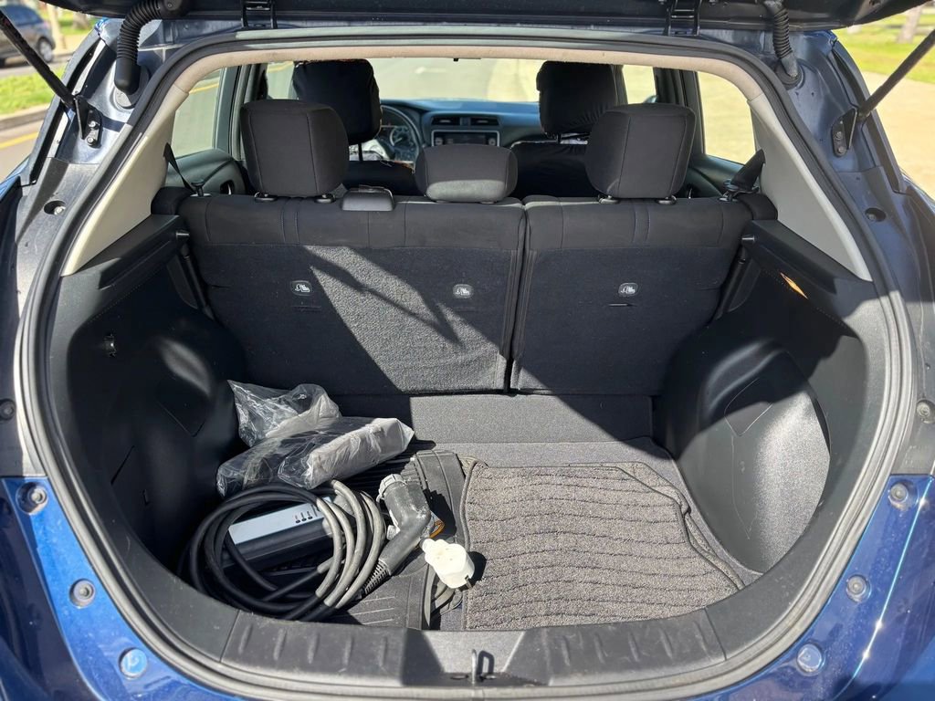 Used 2022 Nissan Leaf SV image 9