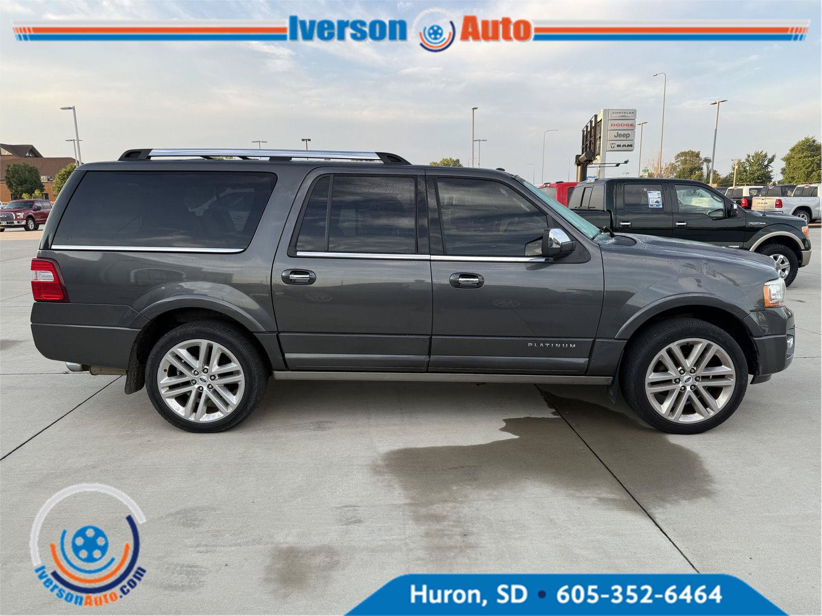 Used 2015 Ford Expedition EL Platinum AWD/4WD image 2