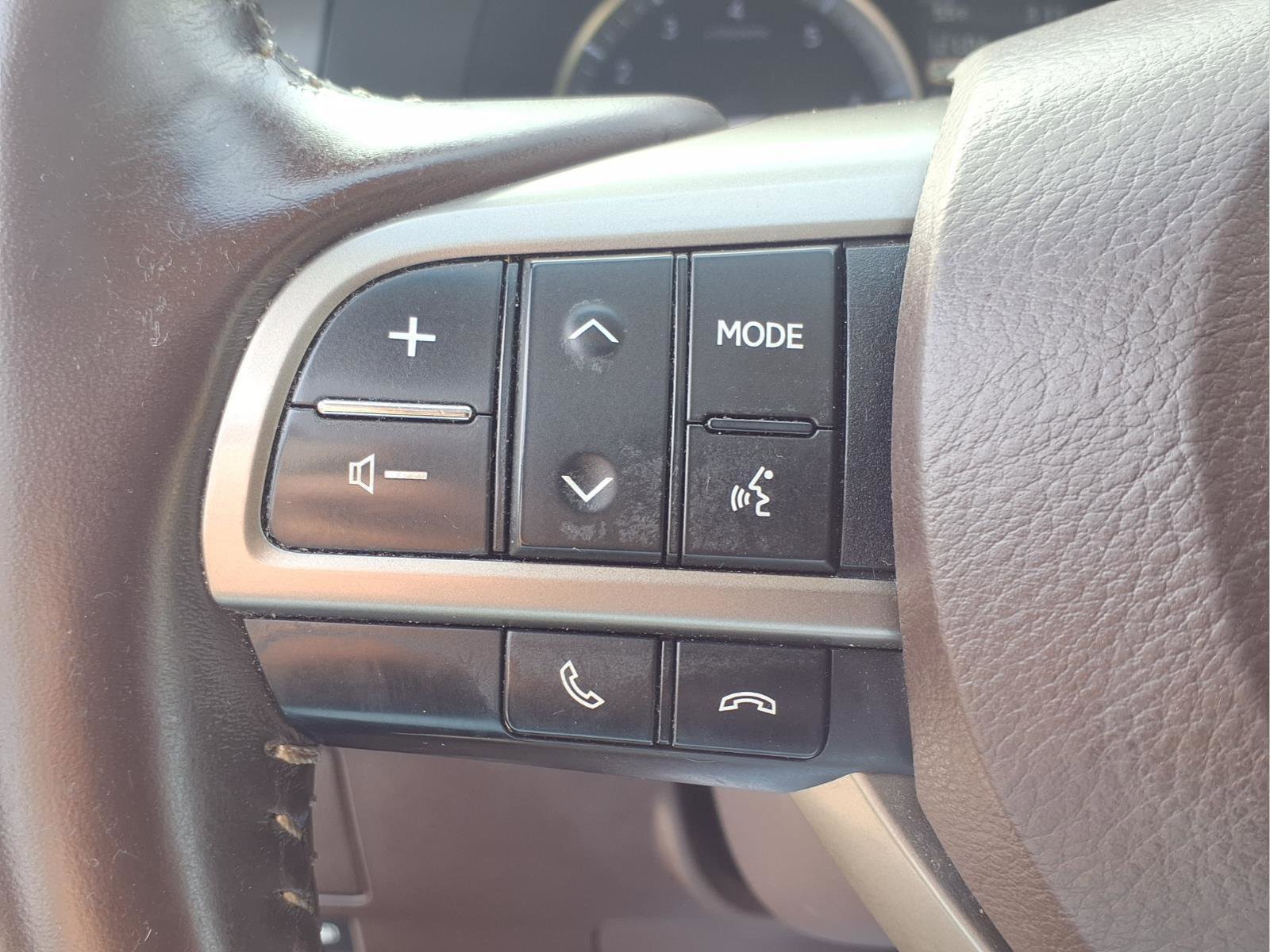 Used 2016 Lexus ES 350 4DR SDN w/ Premium Package w/Wood Trim image 15