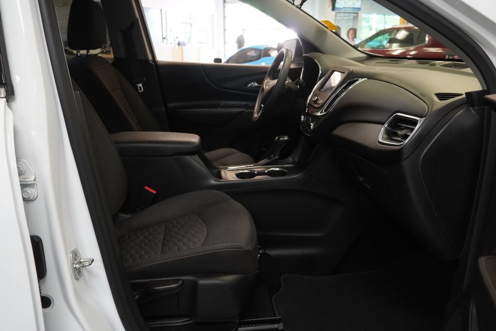 Used 2020 Chevrolet Equinox LT AWD/4WD image 25