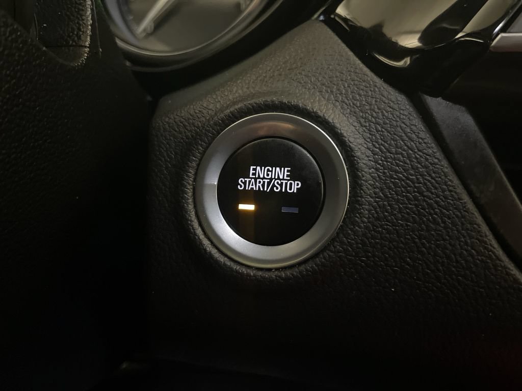 Used 2019 Buick Envision Essence FWD image 11