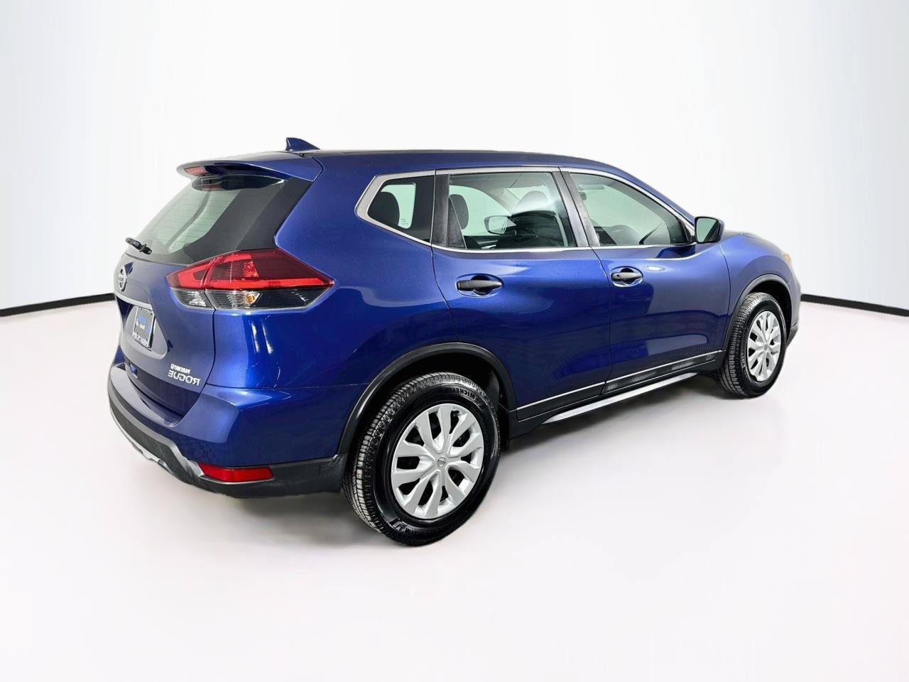Used 2018 Nissan Rogue S AWD/4WD image 9