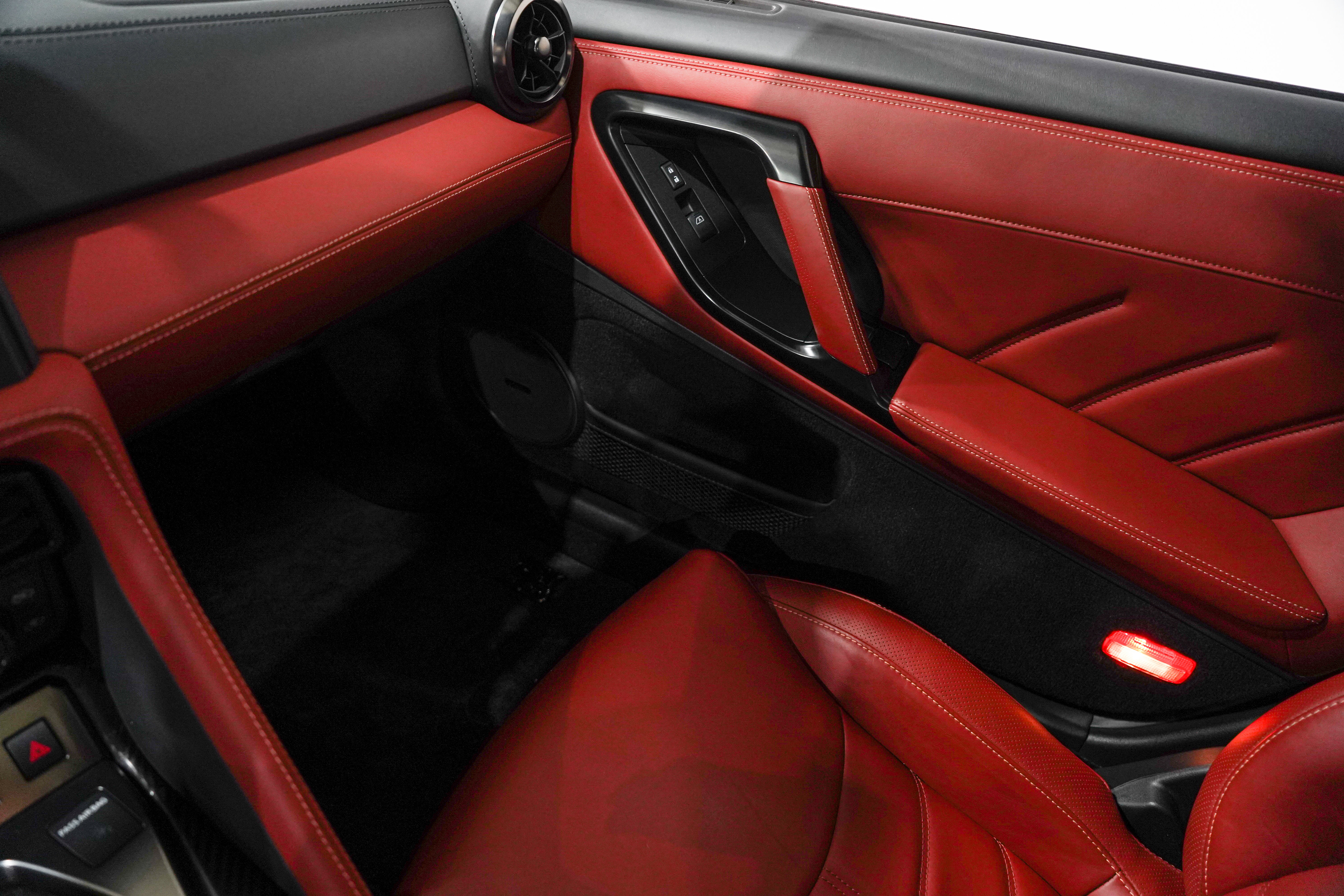 Used 2021 Nissan GT-R Premium AWD/4WD image 13