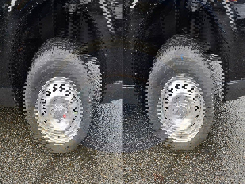 New 2026 Ford Maverick XL image 9